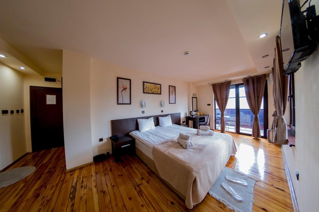 The Hill Hotell Veliko Tărnovo Exteriör bild